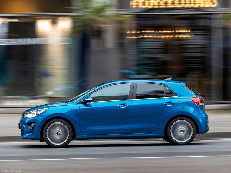 kia río hatchback