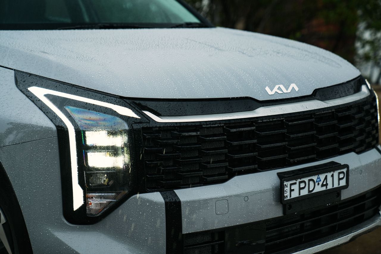 large_Frontal_luces_Sportage_b29e5355a9